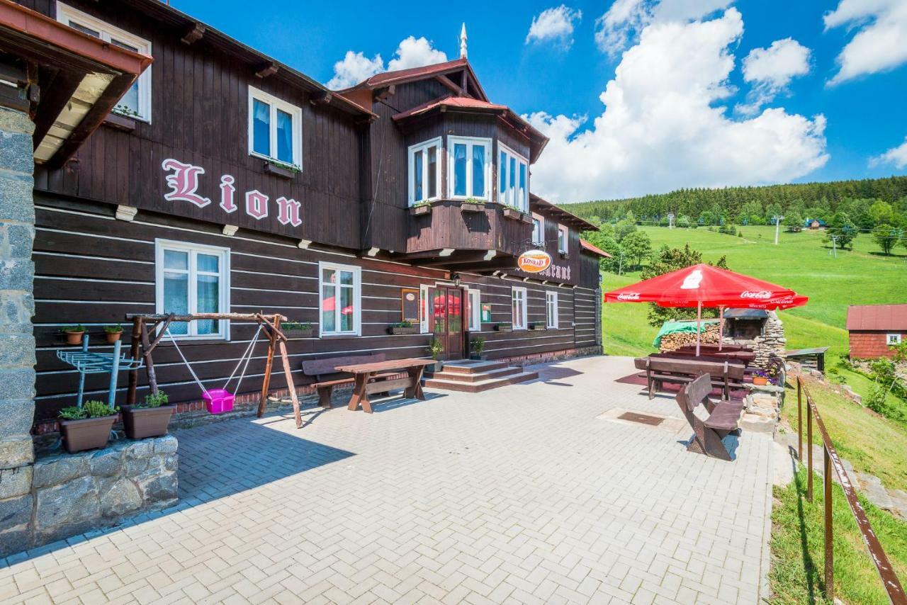 Penzion Lion Pec pod Snezkou Exterior foto